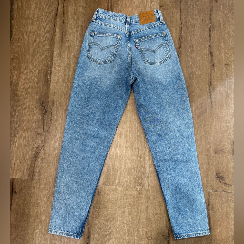 Levi’s 80s mom Jean - Picture 4 of 6
